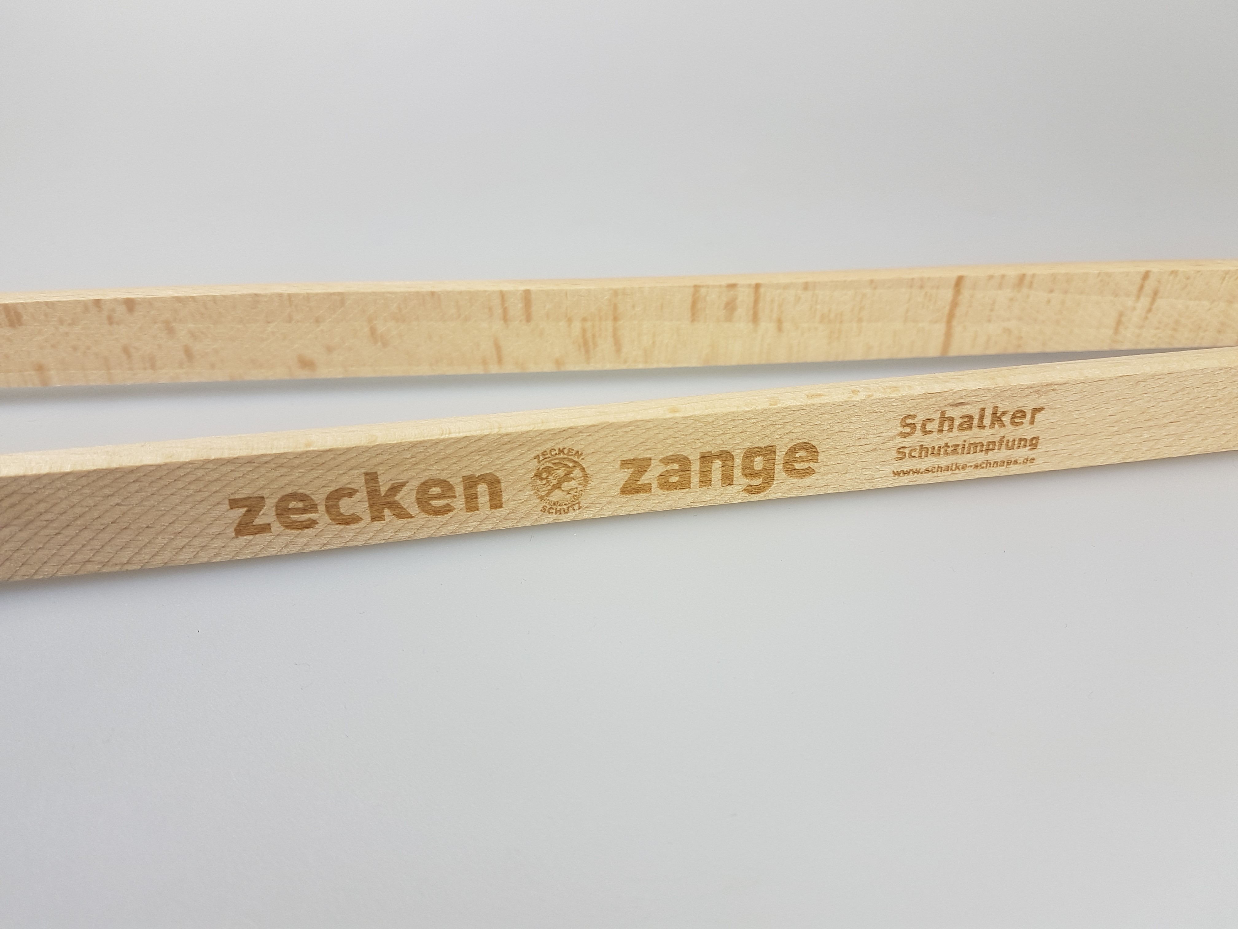 Schalke-Schnaps Zecken-Zange zum Grillen